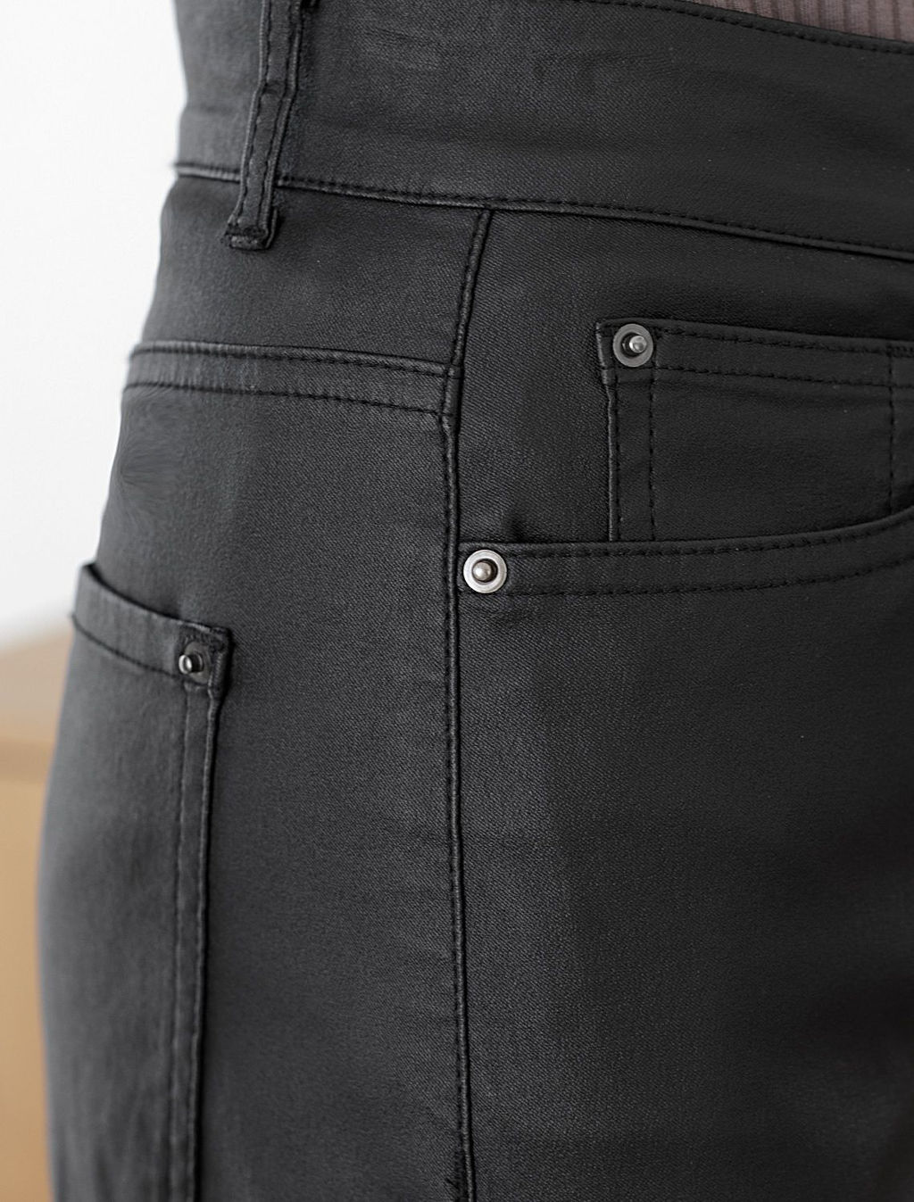 D24.277 Брюки женские черный