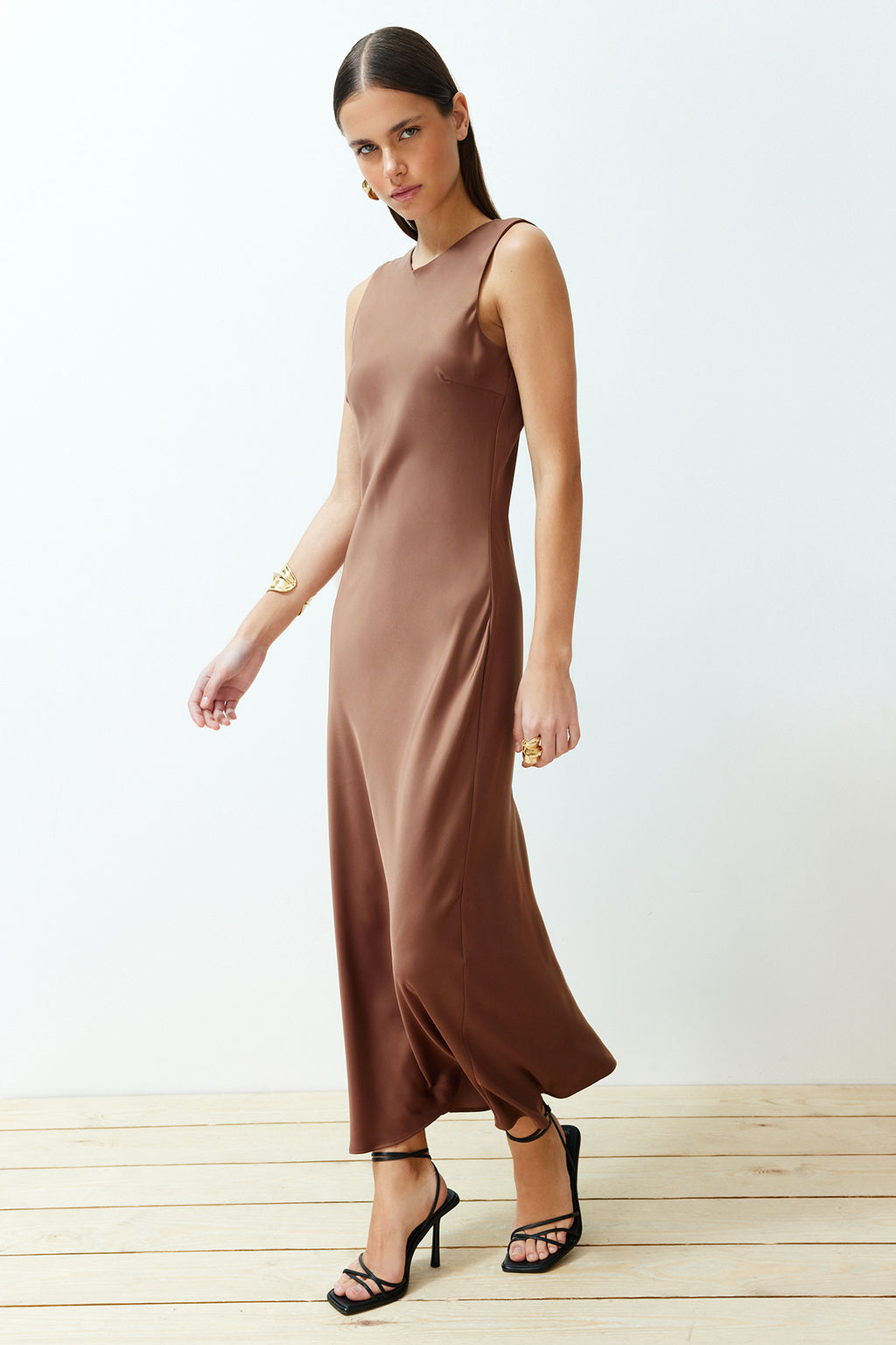 TRENDYOLMILLA Siyah Duz Maxi Dokuma Elbise TWOSS24EL00070 фото 9