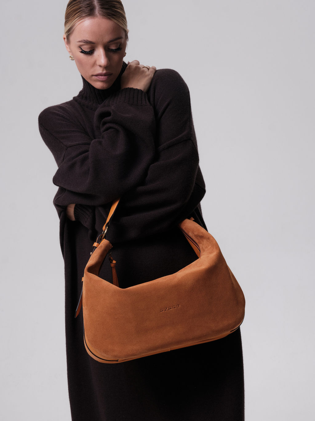 Сумка замшевая багет Azaro 30861 оранжевый карандаш