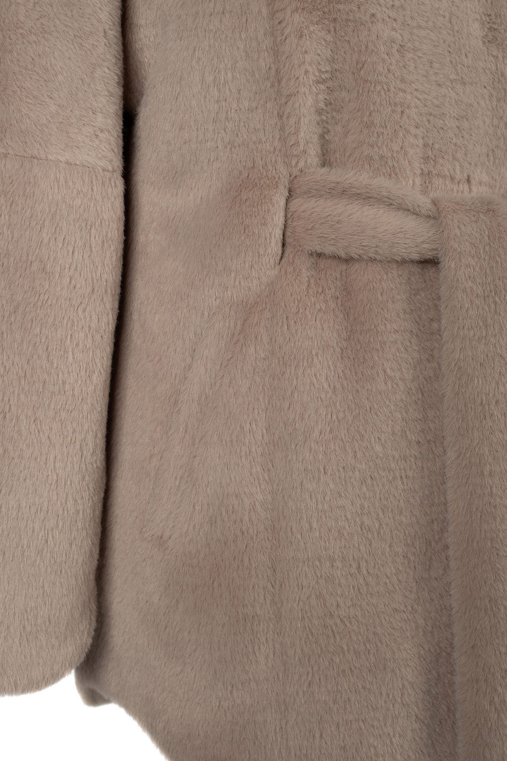 в составе 60% шерсти Пальто женское утепленное (пояс) - El podio фото 5