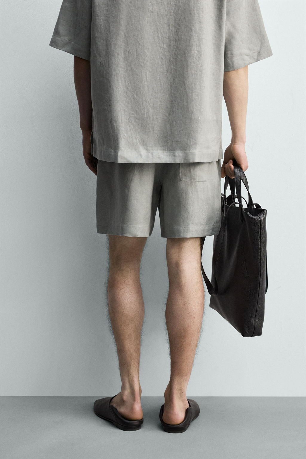 BERMUDA RELAXED FIT 100% LINO / Gris claro