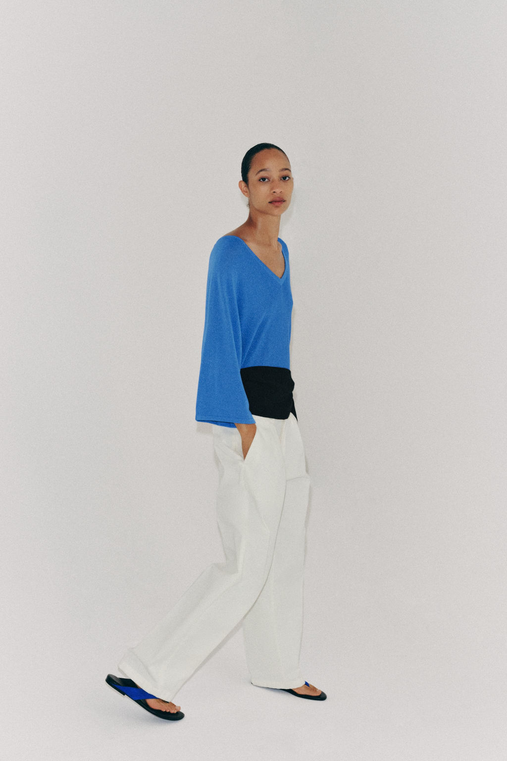 TOP PUNTO FLUIDO ESCOTE PICO / Azul?n