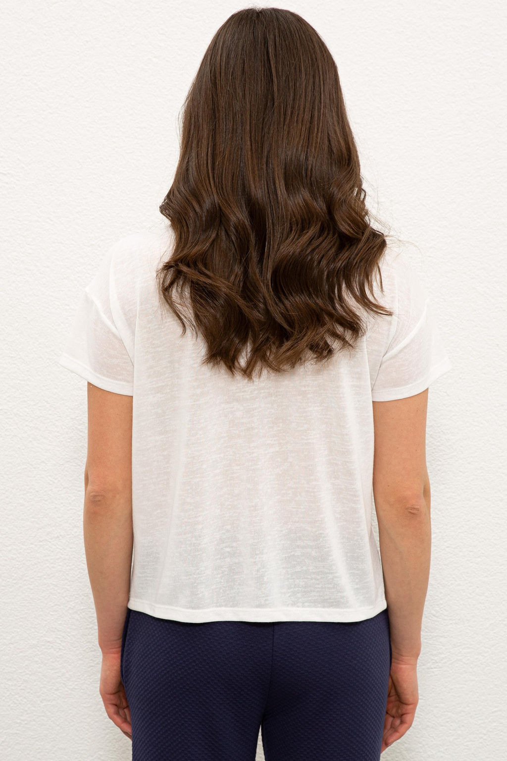 Kad_n Beyaz Bisiklet Yaka Ti__rt