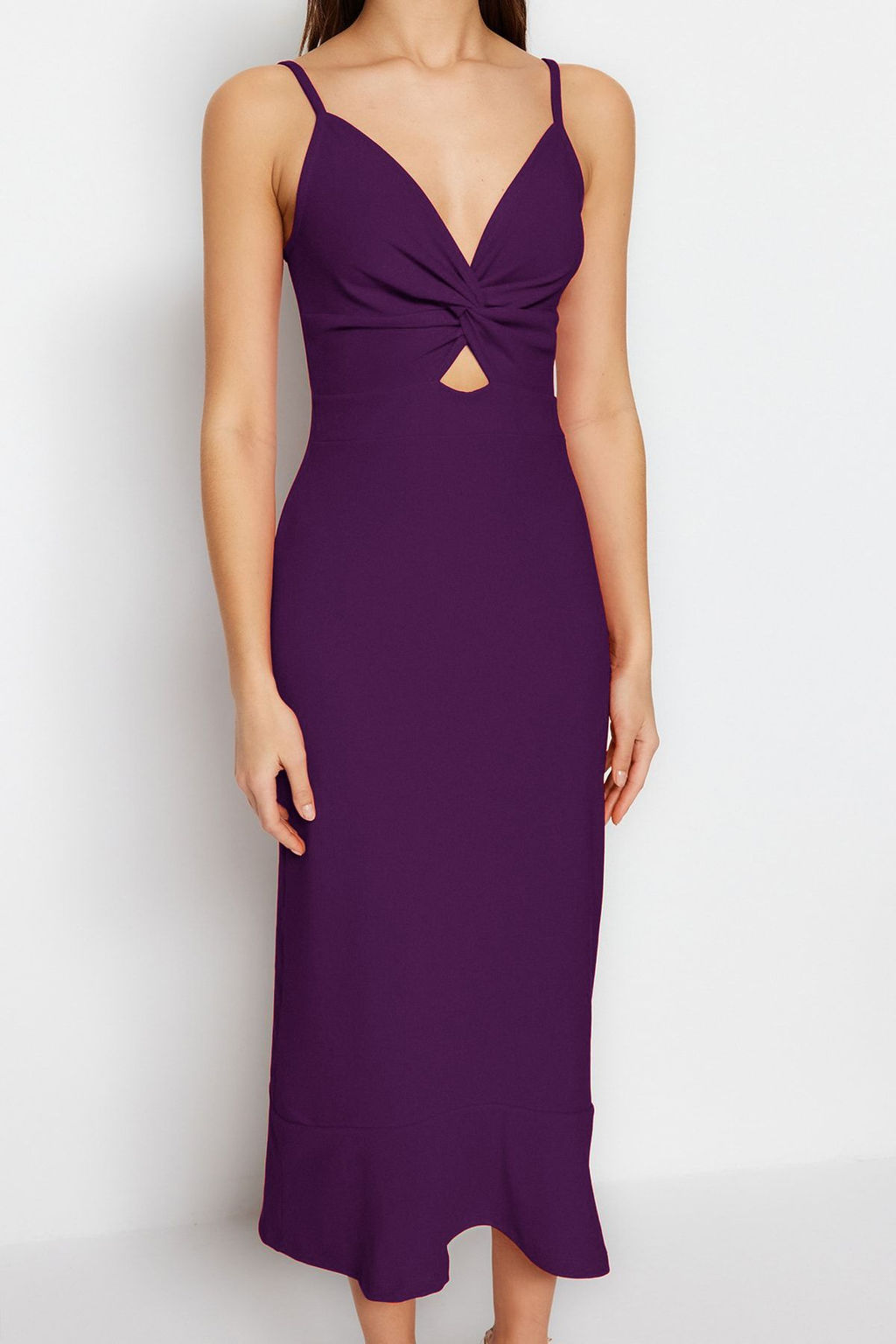 TRENDYOLMILLA Siyah Krep Vucuda Oturan Ask?l? Cut Out Detayl? Volanl? Kalp Yaka Mini Orme Elbise TWOSS23EL02097  фото 10