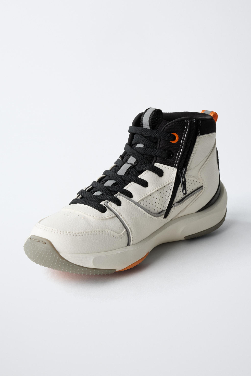 SPORTY HIGH-TOP SNEAKERS