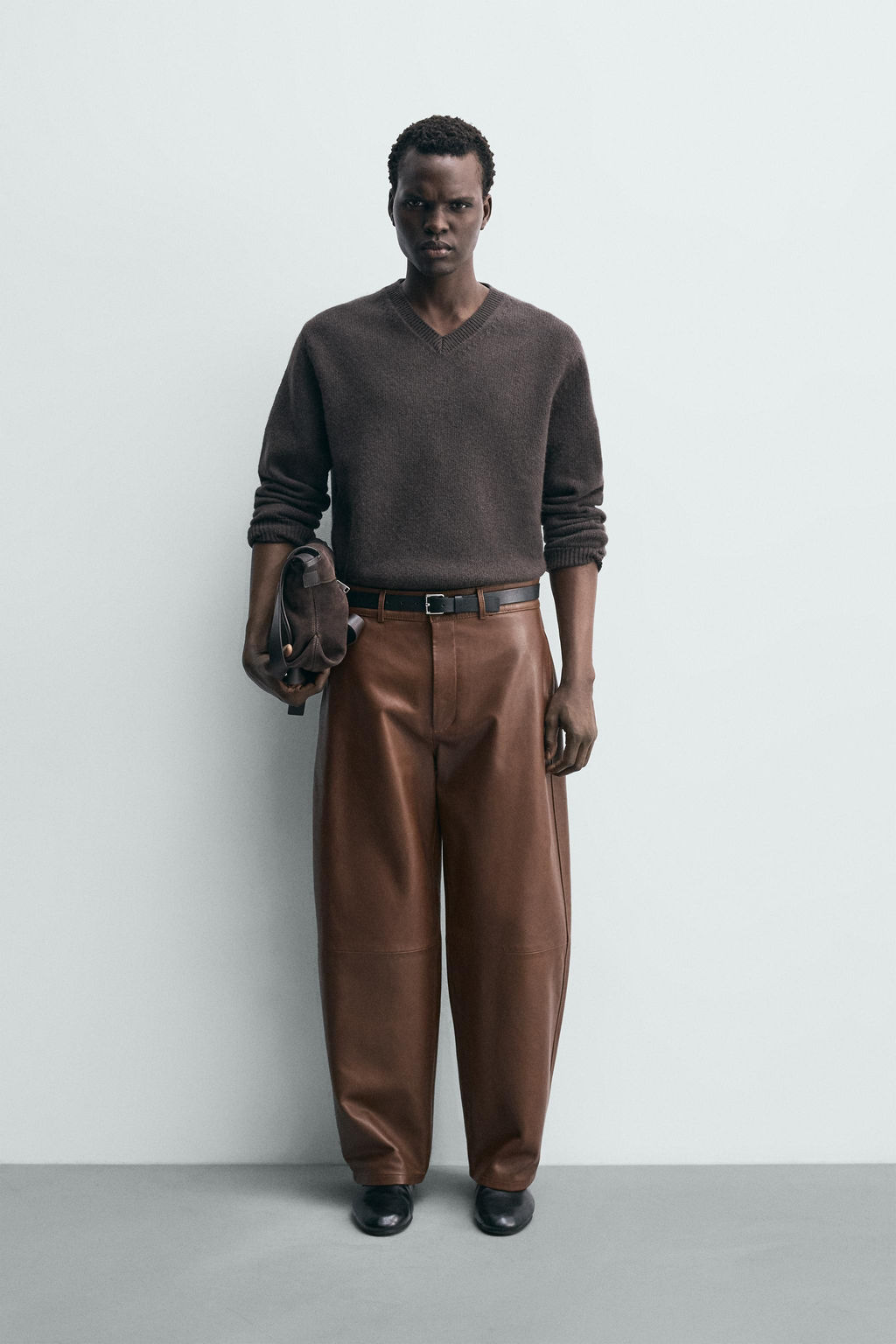 LEATHER BALLOON FIT TROUSERS - Zara фото 10