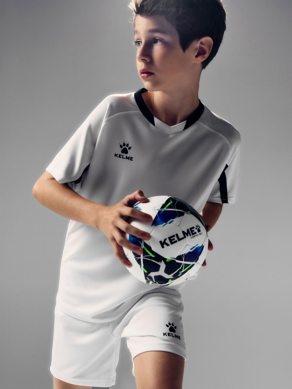 Детская футбольная форма KELME Football Suit (White/Black)