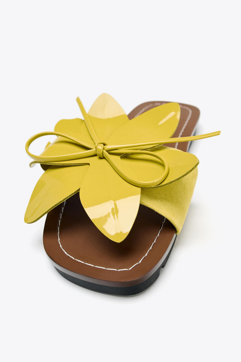 LEATHER FLOWER SANDALS
