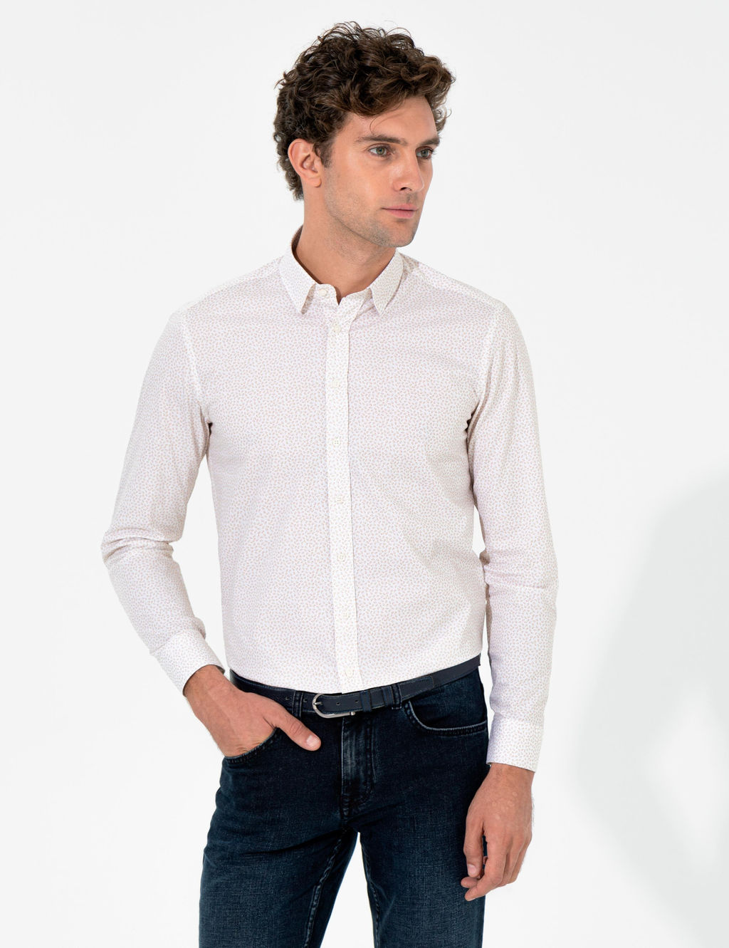 Бежевая приталенная рубашка с длинным рукавом - Cacharel фото 3