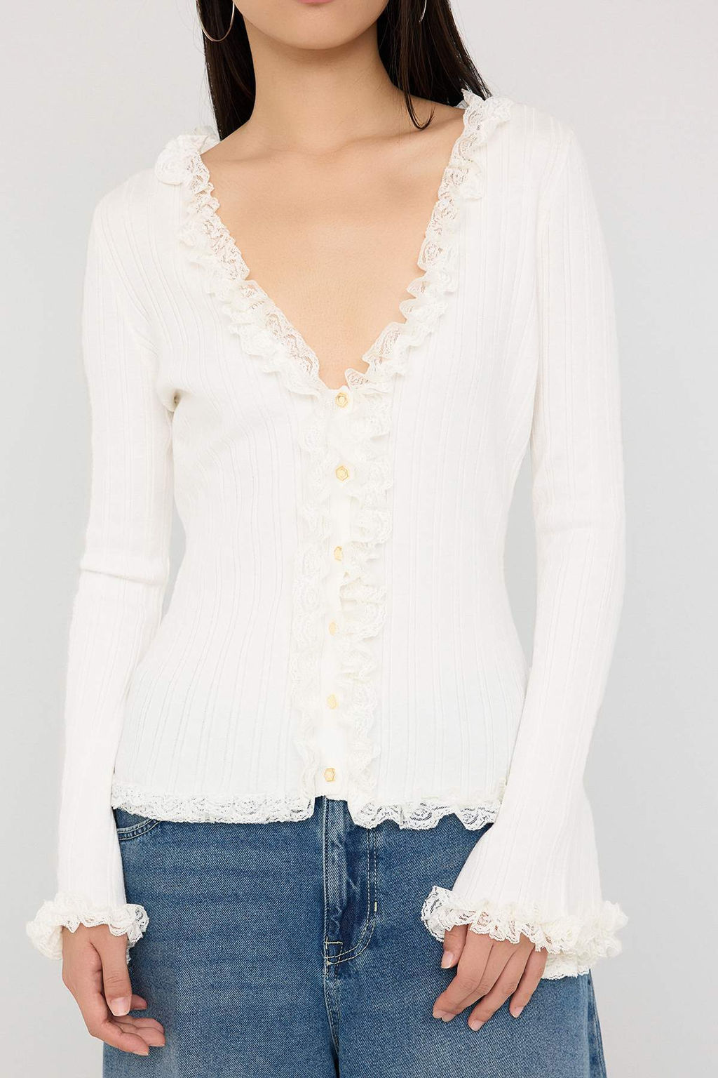 Teen Ekru V Yaka Dantel Garnili Premium/Ozel Iplikli Fitted/Vucuda Oturan Triko H?rka TWOAW26HI00098 - Trendyolmilla фото 3