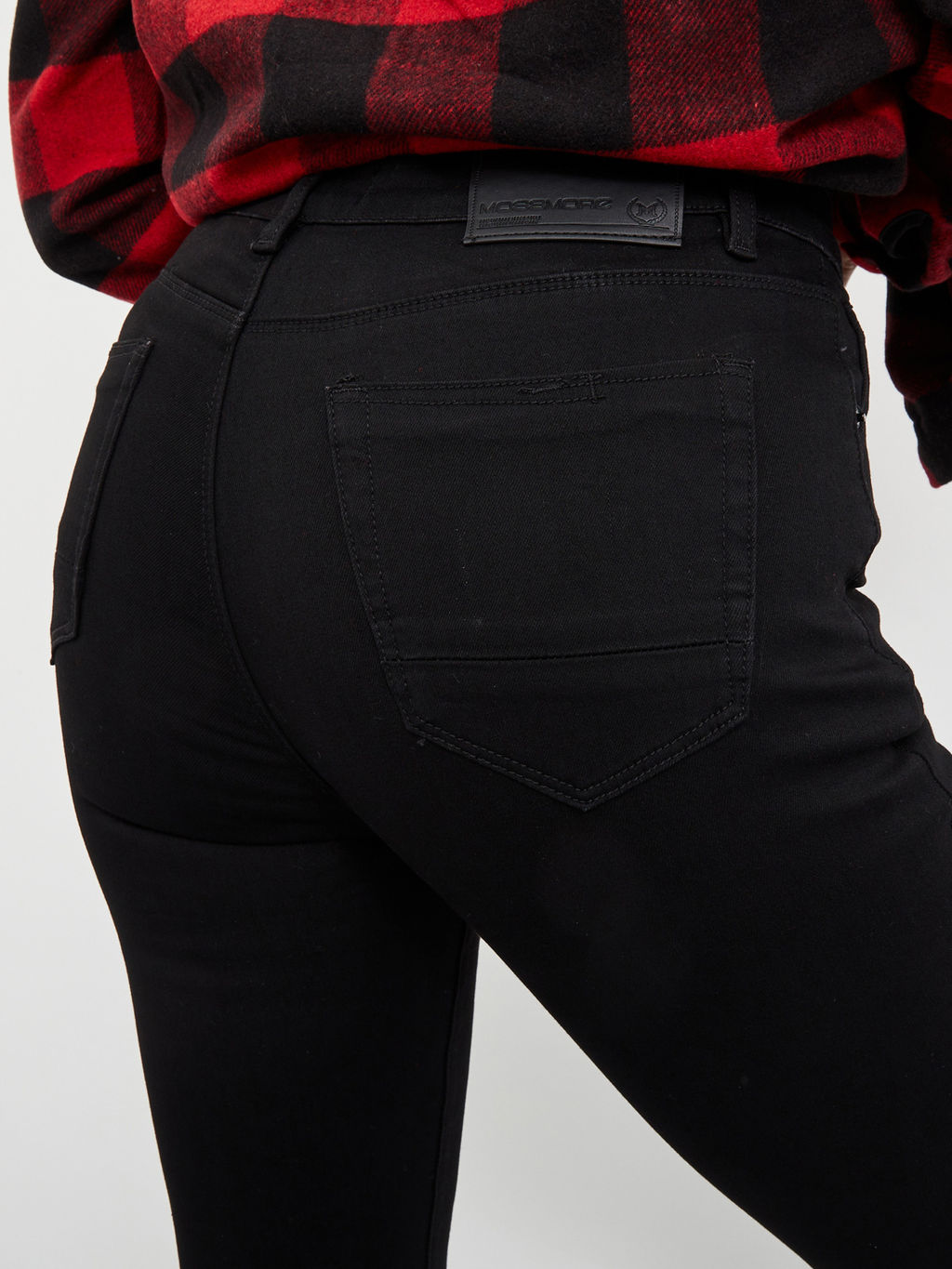 Утепленные Женские джинсы зауженного кроя с начесом - Mossmore фото 8