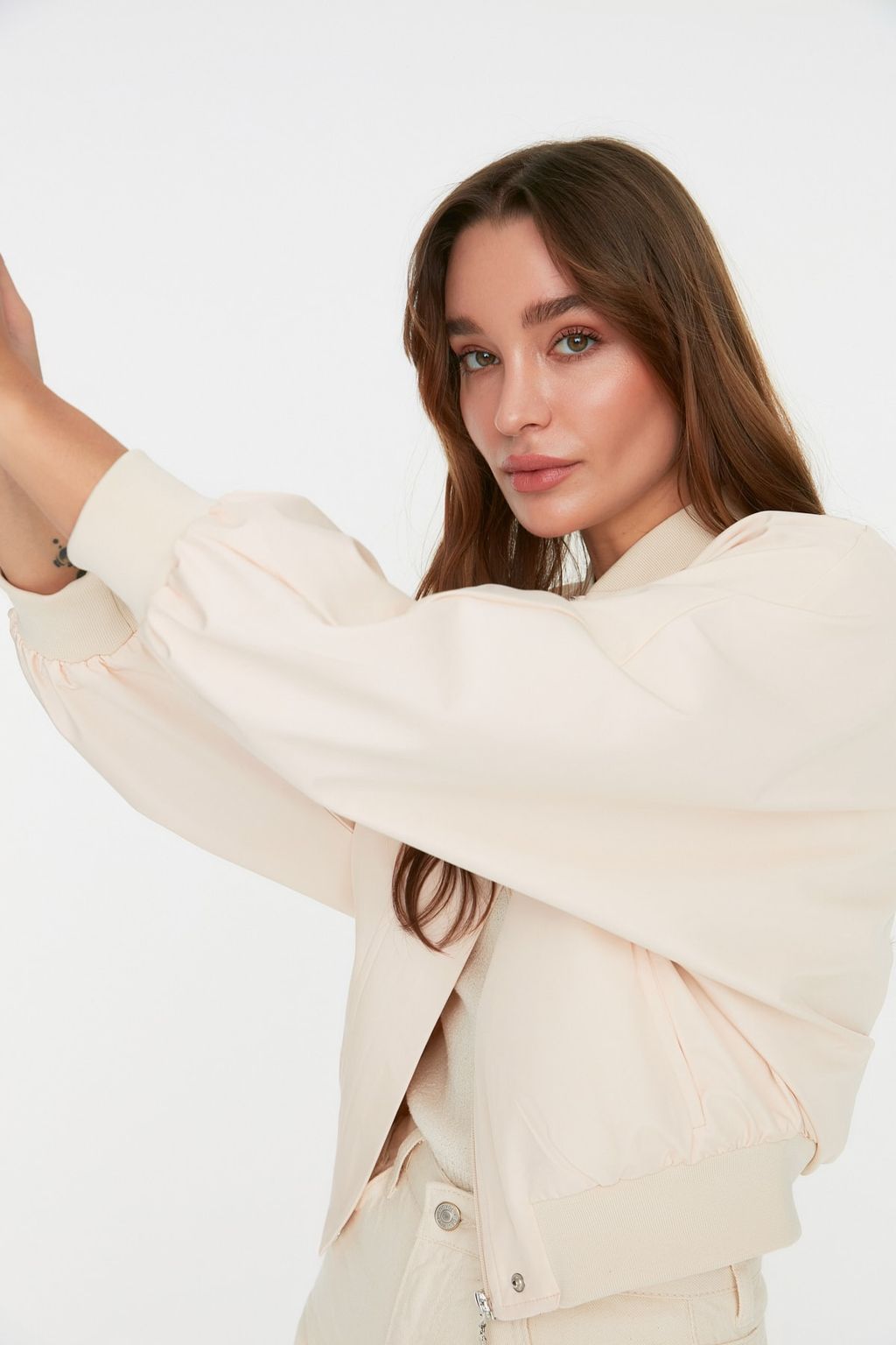 TRENDYOLMILLA Bej Oversize Buzgu Detayl? Su Itici Bomber Ceket Mont TWOSS22MO0099  фото 17