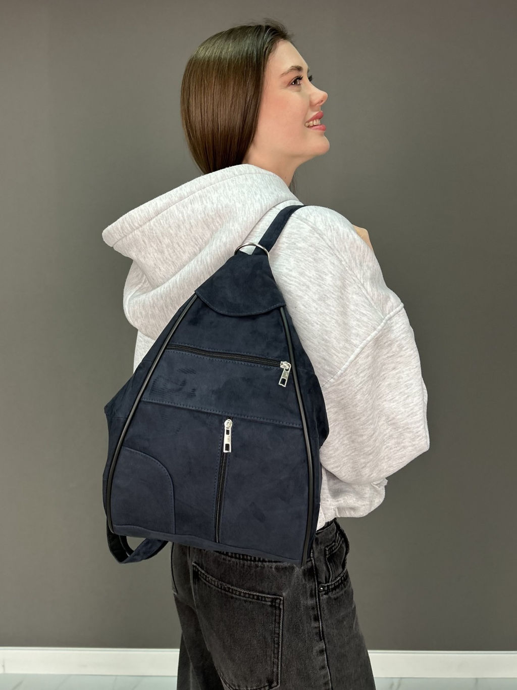 Сумка-рюкзак женская из телячьей кожи