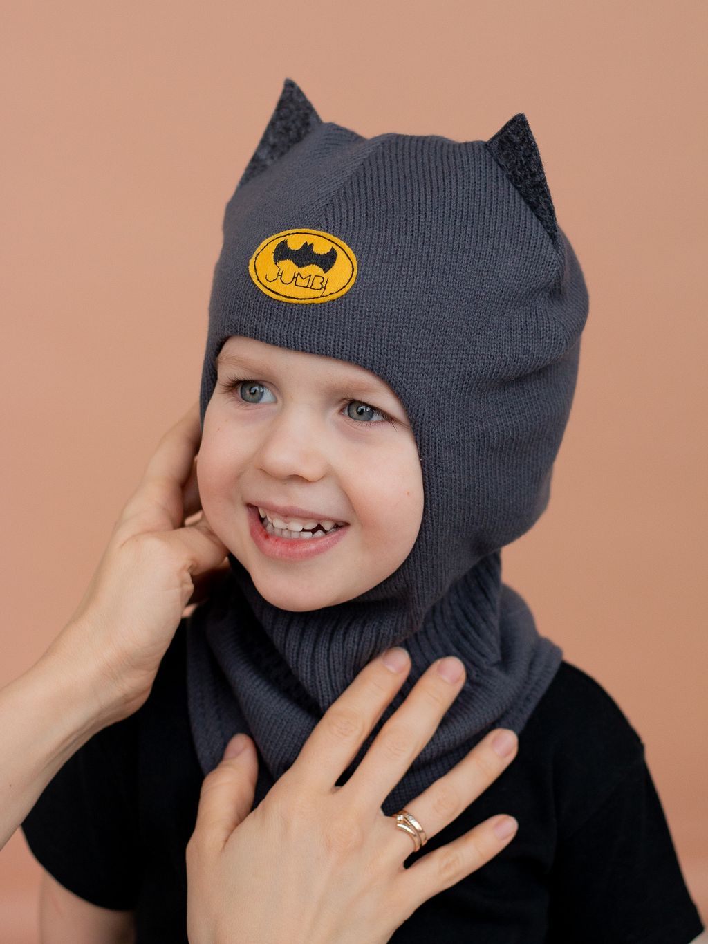 Шлем весенний/осенний вязаный (Графит) Бэтмен - Jumbi фото 4