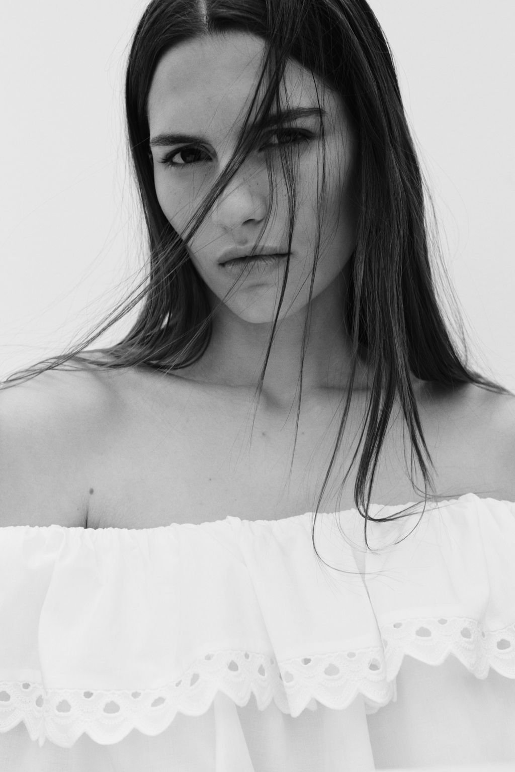 Mono corto off-the-shoulder con bordado ingl?s - H&m фото 6
