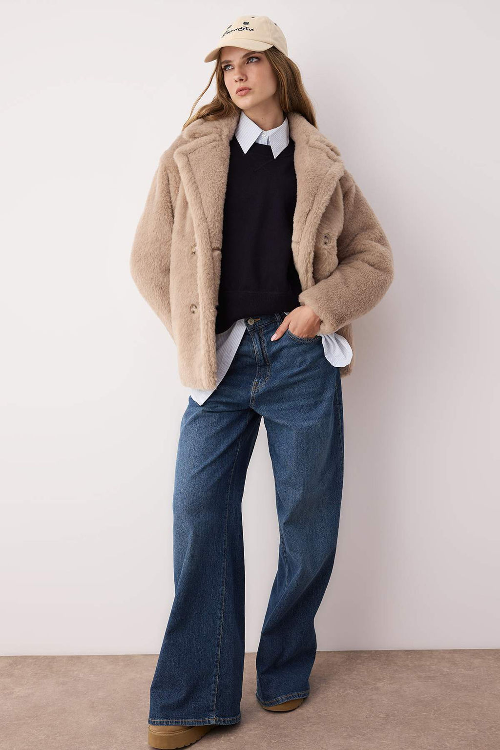 Vizon Kurklu Kruvaze Oversize K?sa Pelus Kaban TWOAW26KB00021 - Trendyolmilla фото 4