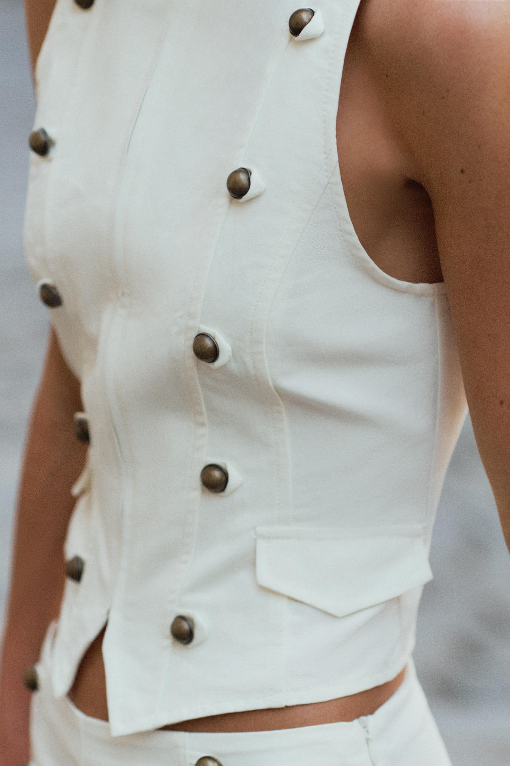 TOP BOTONES CREMALLERA / Blanco roto - Zara фото 2