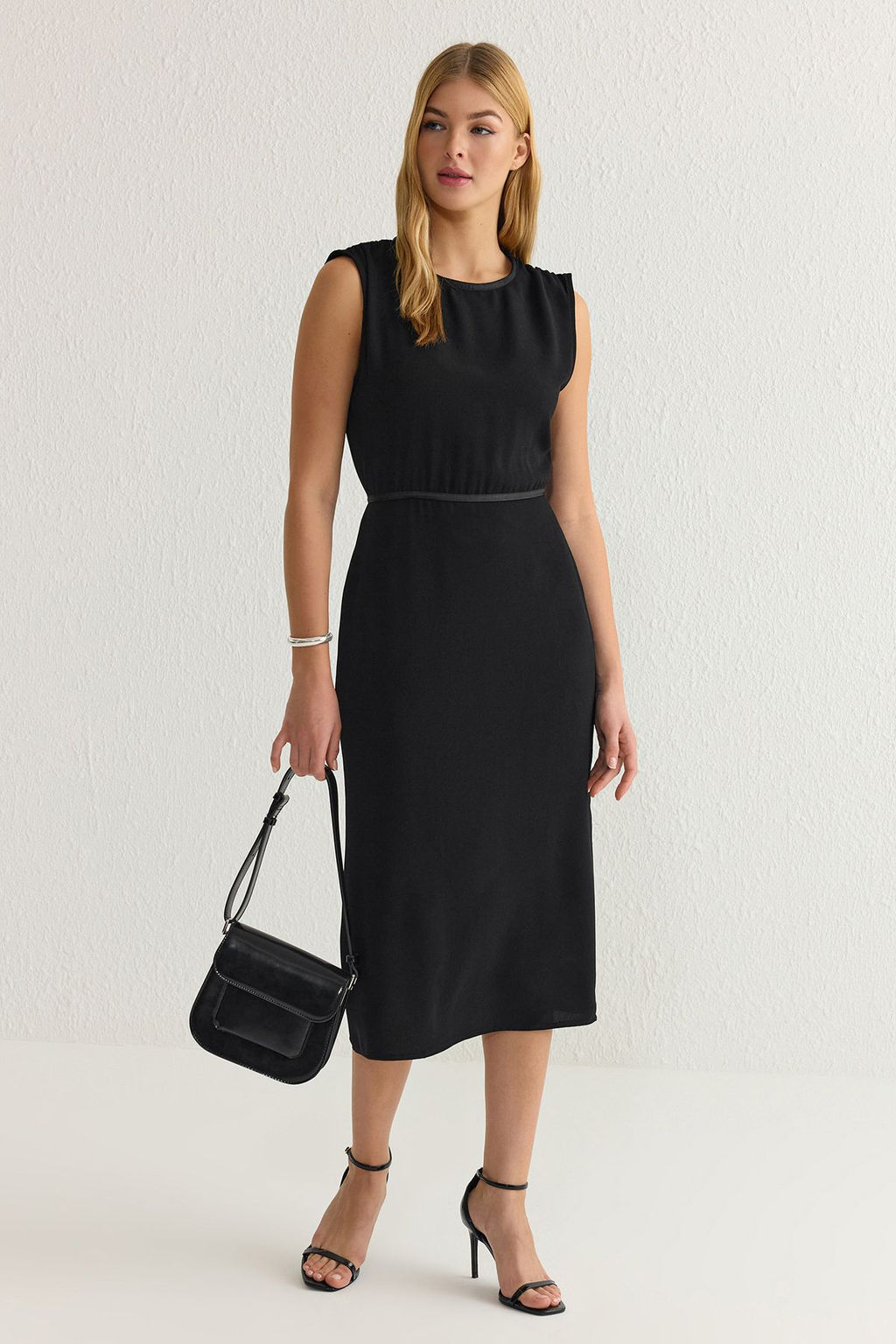 Siyah A Kesim Midi Dokuma Krep Elbise TWOSS25EL00013