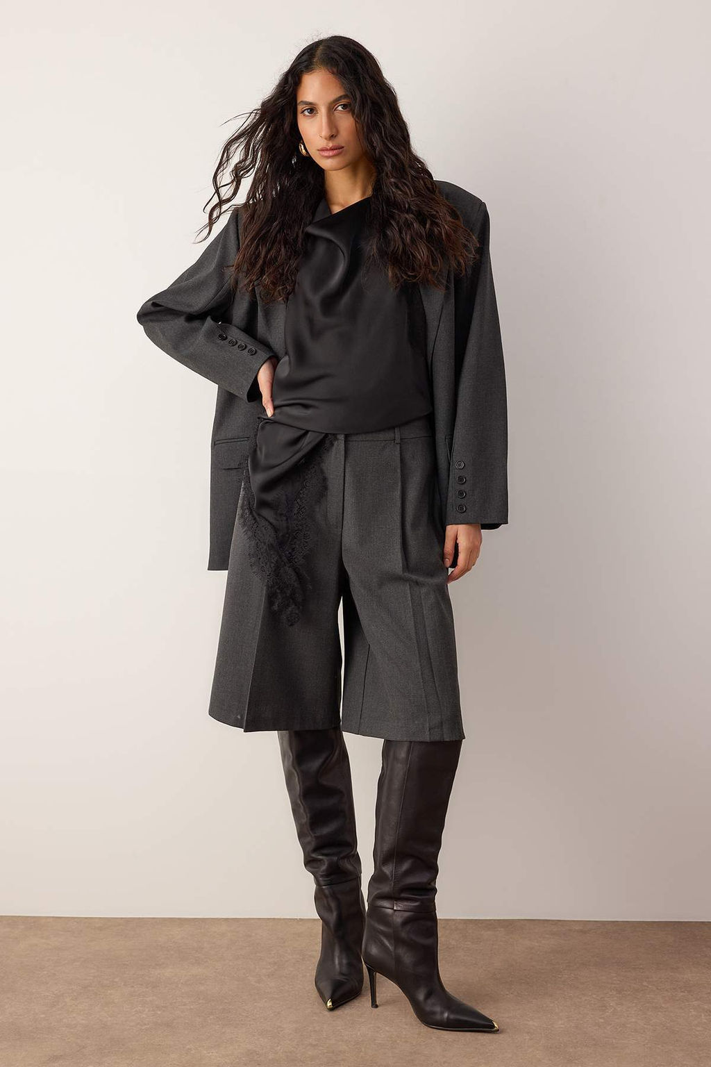 Antrasit Uzun Kumas Sort & Bermuda TWOAW26SR00052 - Trendyolmilla фото 5