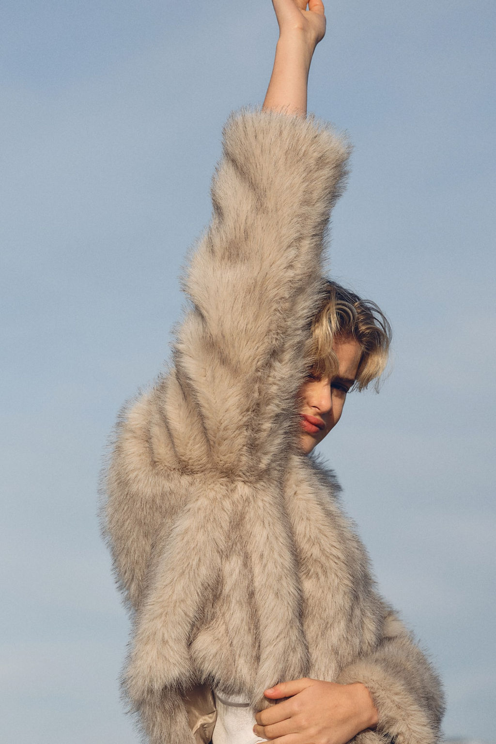 Cropped fluffy jacket - H&m фото 4