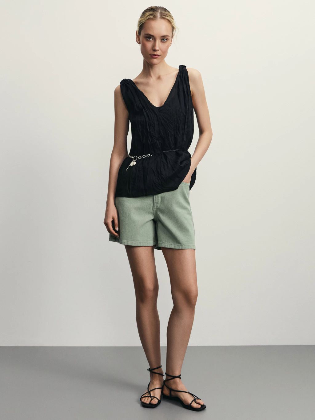 Джинсовые шорты baggy с резинкой в поясе / Zarina  фото 2