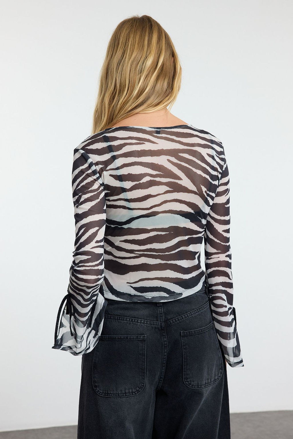 Siyah Zebra Bask?l? Fitted/Vucuda Oturan Esnek Orme Bluz TWOAW25BZ00286 - Trendyolmilla фото 5