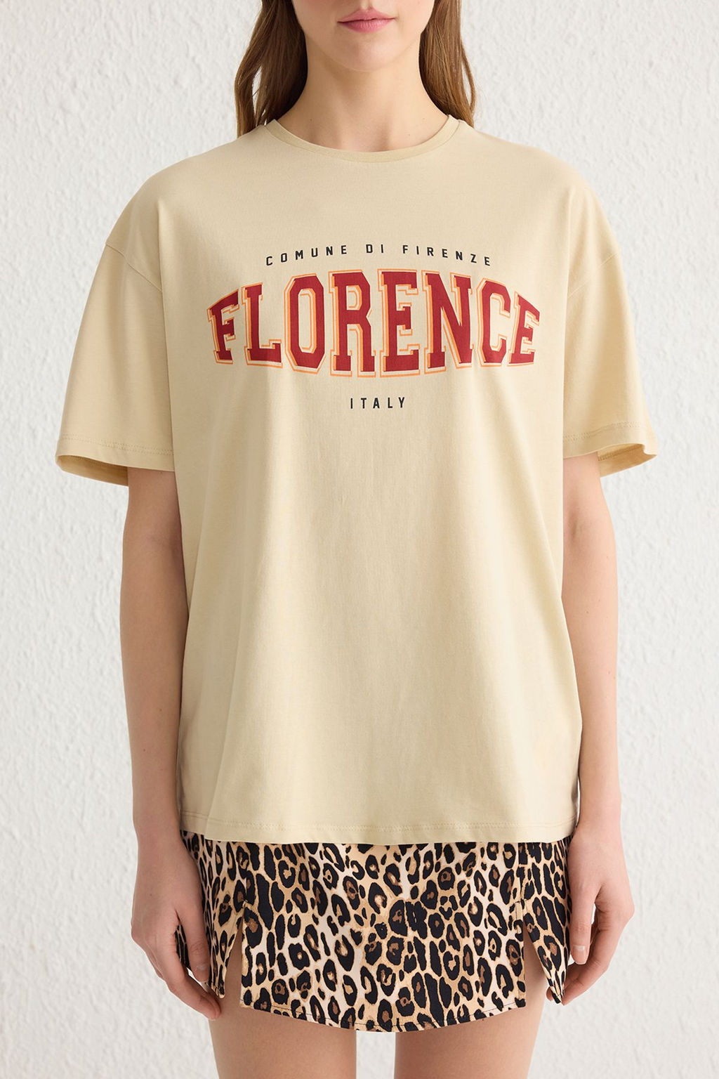 TRENDYOLMILLA Beyaz %100 Pamuk Bisiklet Yaka Bask?l? Oversize/Genis Kal?p Orme T-Shirt TWOSS22TS0994  фото 3