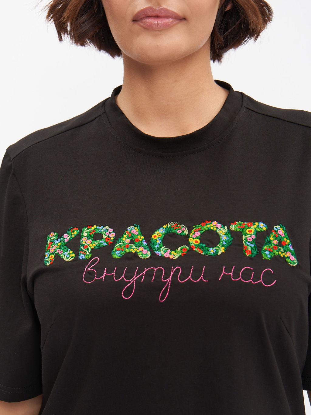 Футболка с вышивкой FU21602BLK01 - Артесса фото 5