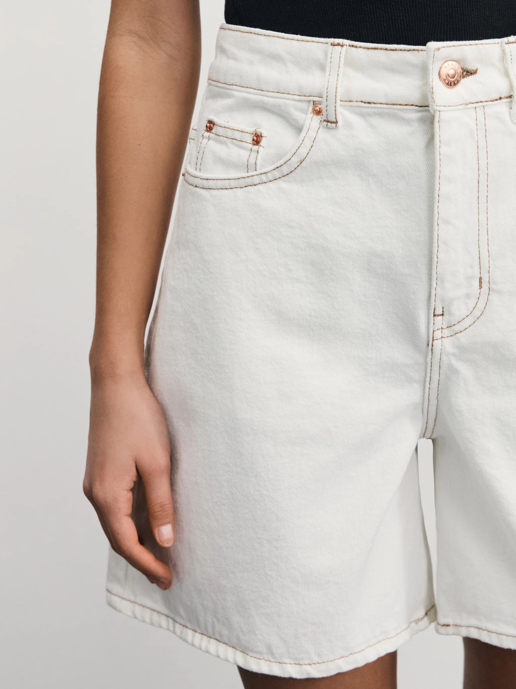 Джинсовые шорты А-силуэта / Zarina фото 6