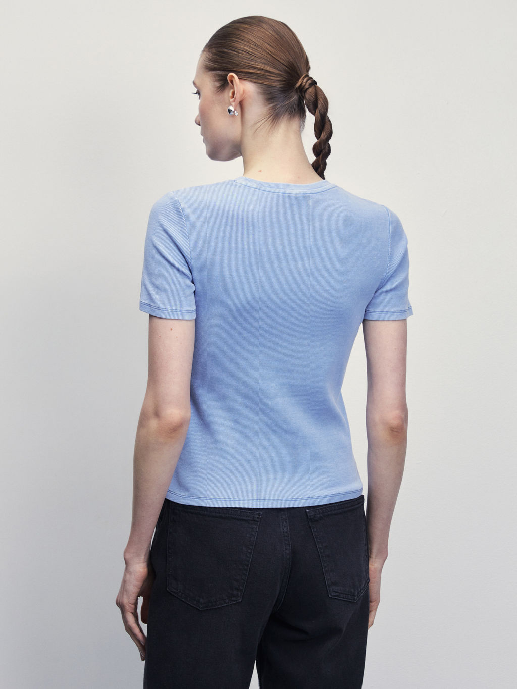 Базовая футболка с эффектом стирки / Zarina  фото 5