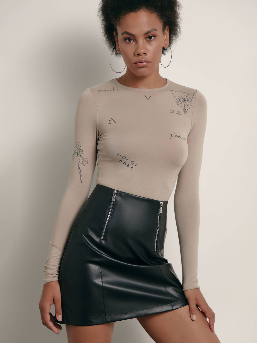 CONTE Юбка А-силуэта под кожу c молниями и рельефными линиями LU 1417 black black