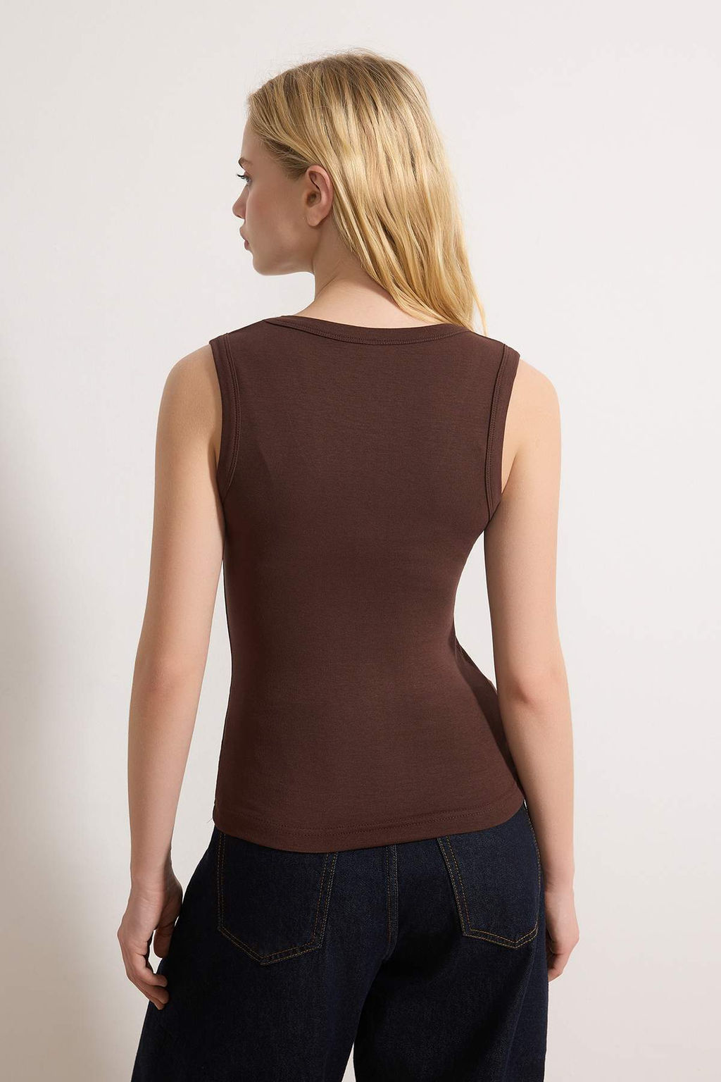 Koyu Kahverengi Fitted/Vucuda Oturan Kolsuz Esnek Orme Atlet TWOSS25AL00022