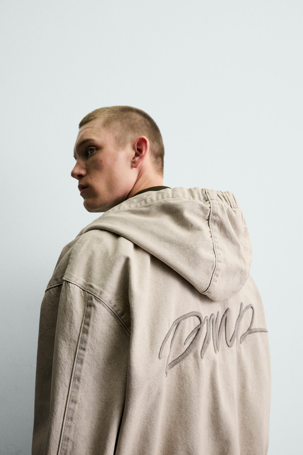 CAZADORA DENIM CAPUCHA BORDADOS / Crudo / Marr?n - Zara фото 7