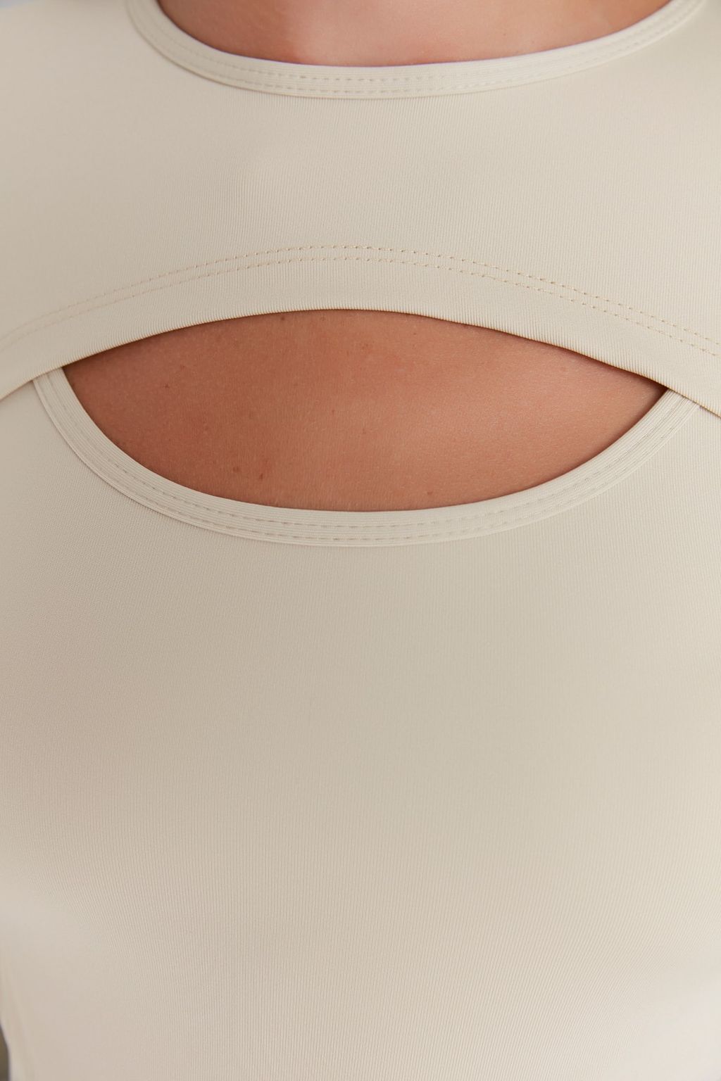 Trendyolmilla Tas Crop Pencere/Cut Out ve Bas Parmak Delik Detayl? Orme Spor Ust/Bluz TWOAW22BZ0481  фото 9