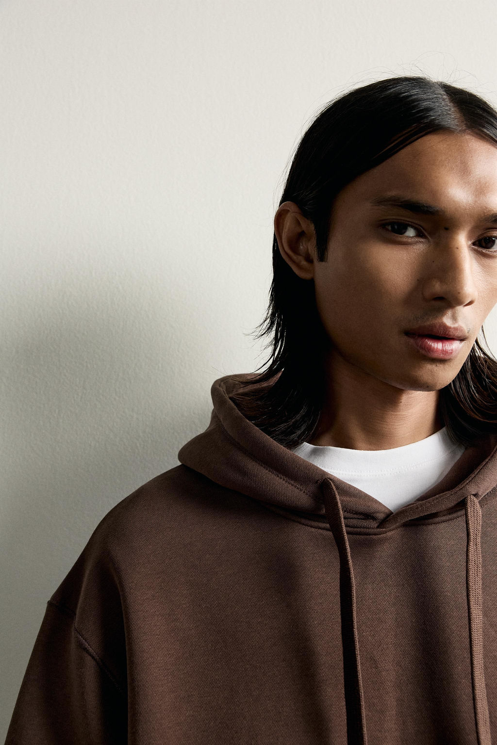 SUDADERA RELAXED FIT CAPUCHA B?SICA / Marr?n - Zara фото 5