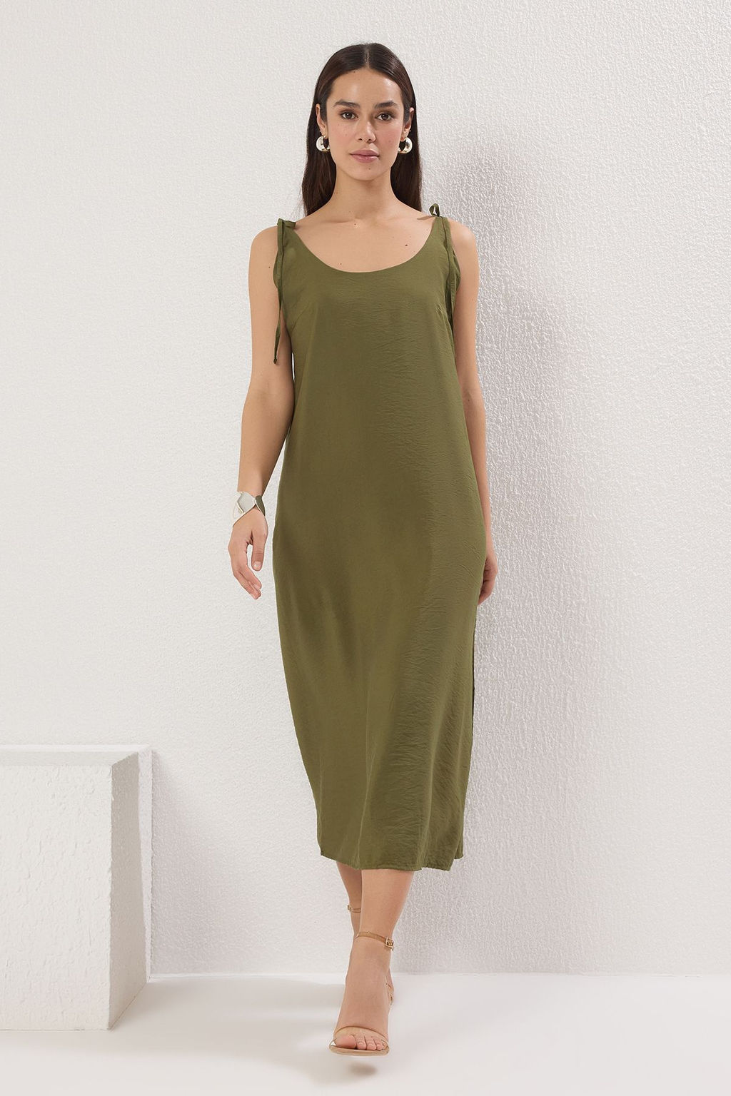 TRENDYOLMILLA Haki Duz Kesim Y?rtmacl? Ask?l? Midi Dokuma Elbise TWOSS23EL00413 фото 10