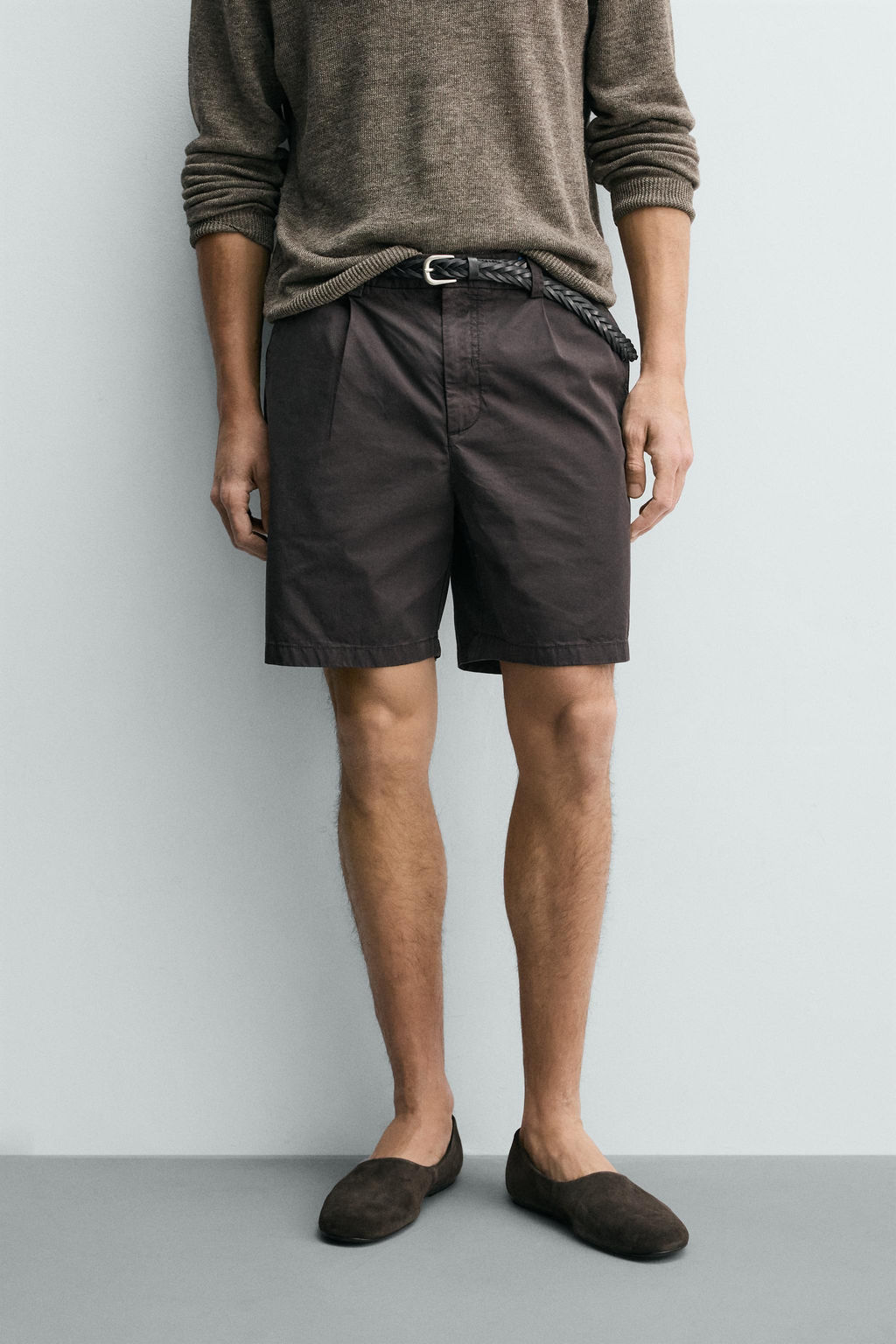 BERMUDA REGULAR FIT PLIEGUES / Marr?n