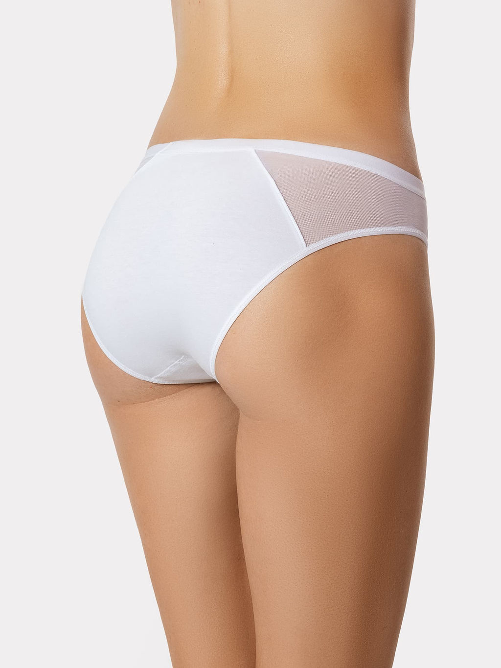 Цена за 2 штуки! Трусы женские слипы белого цвета с деталями из сетки белый 412474