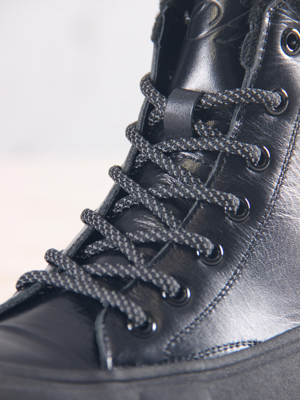 Ботинки 217.PODYUM151bl.Черный/байка