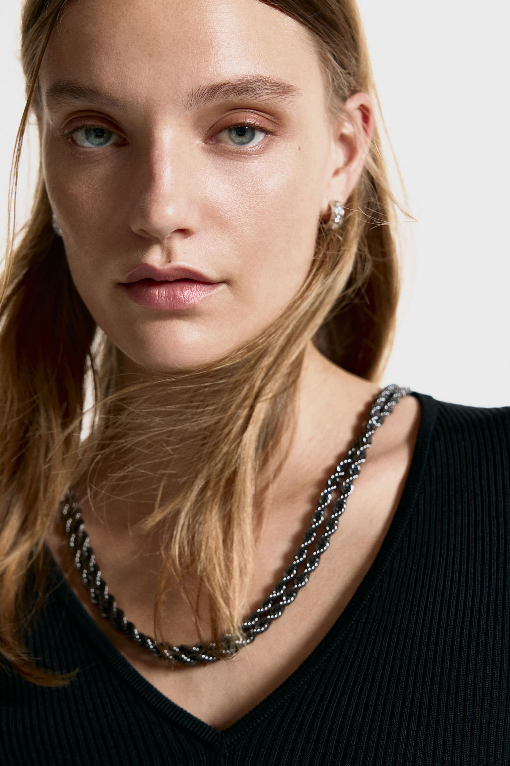 Top con cadena decorativa - H&m фото 4