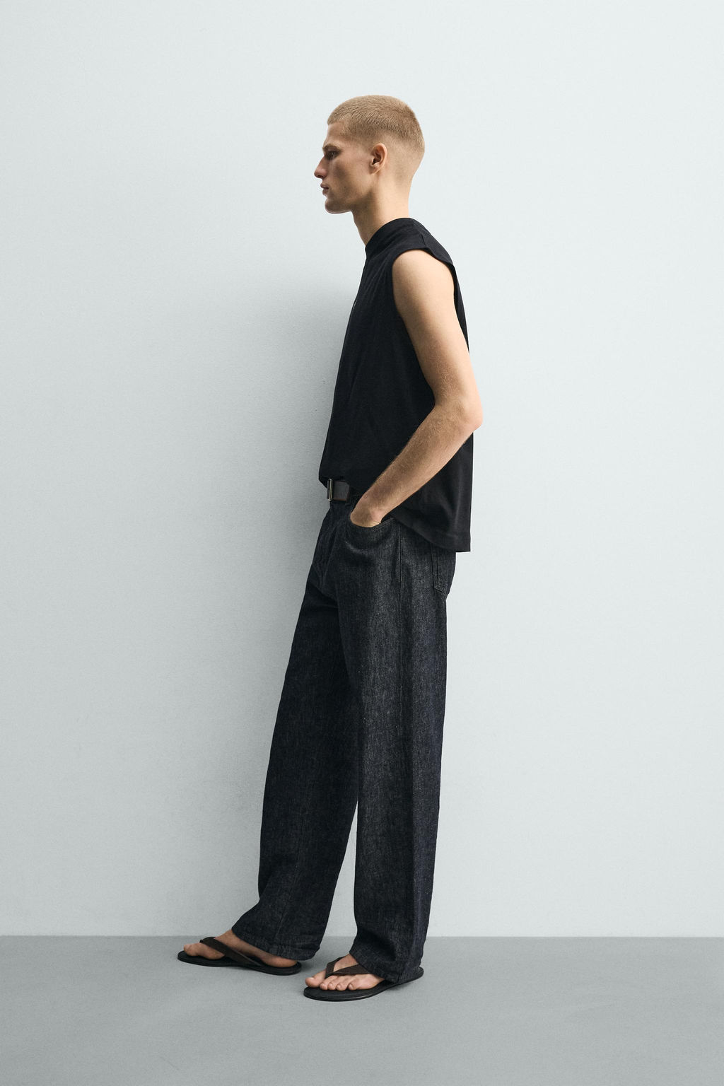 CAMISETA TANK RELAXED FIT GR?FICO CUADRO / Negro