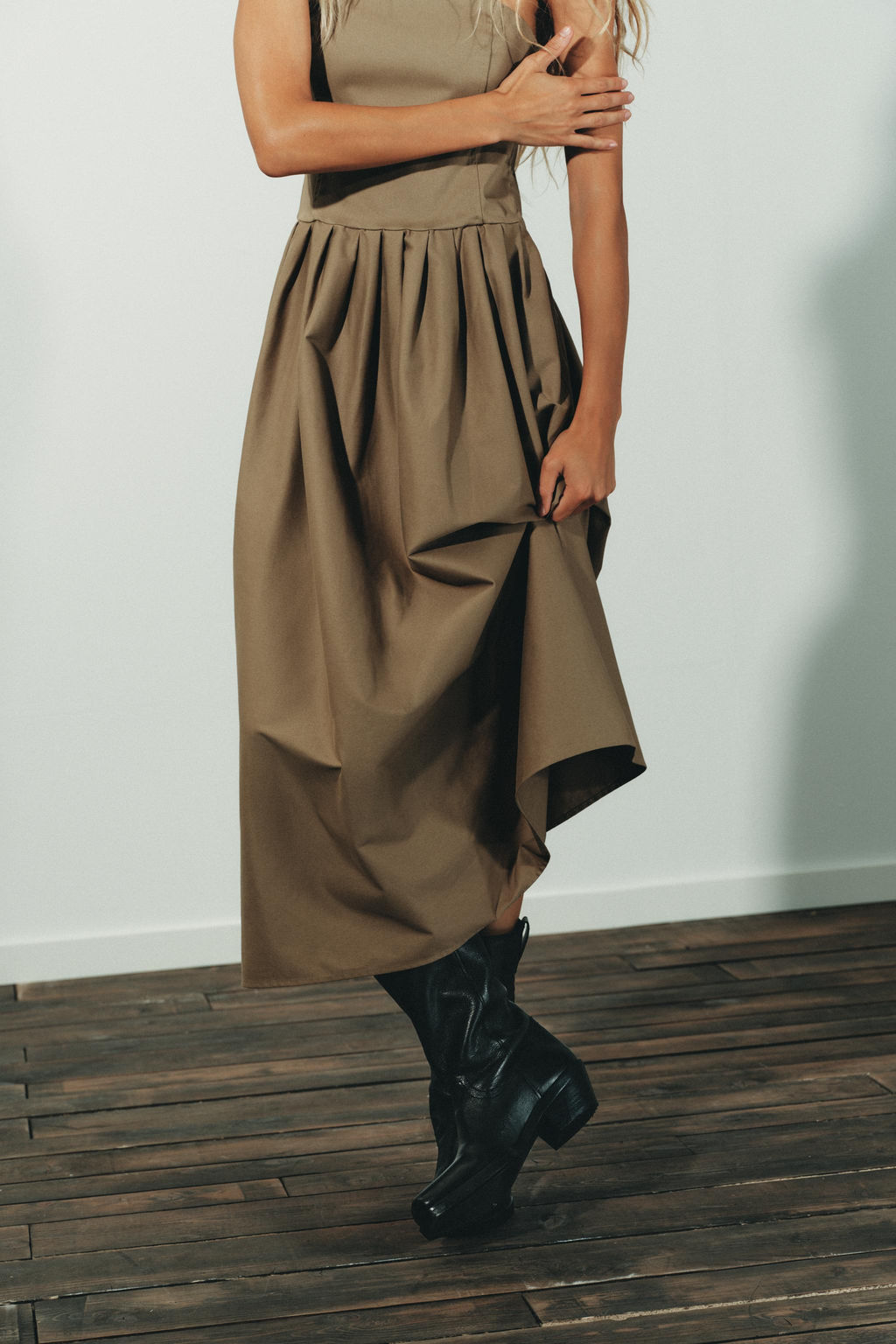 STRAPLESS MIDI DRESS - Zara фото 4