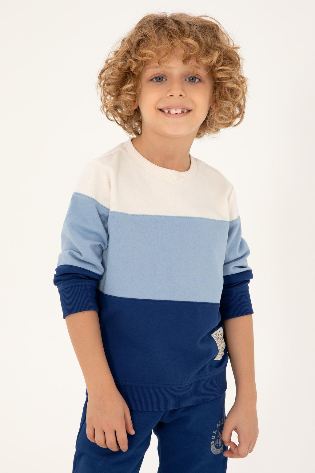 Свитшот для мальчика U.S. Polo Assn цвета индиго  фото 4