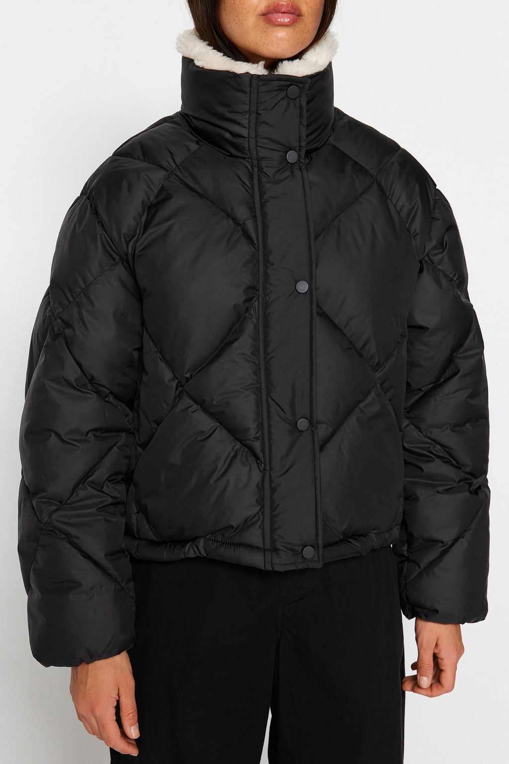 TRENDYOLMILLA Siyah Oversize Pelus Yaka Detayl? Su Itici Sisme Mont TWOAW24MO00008 фото 11