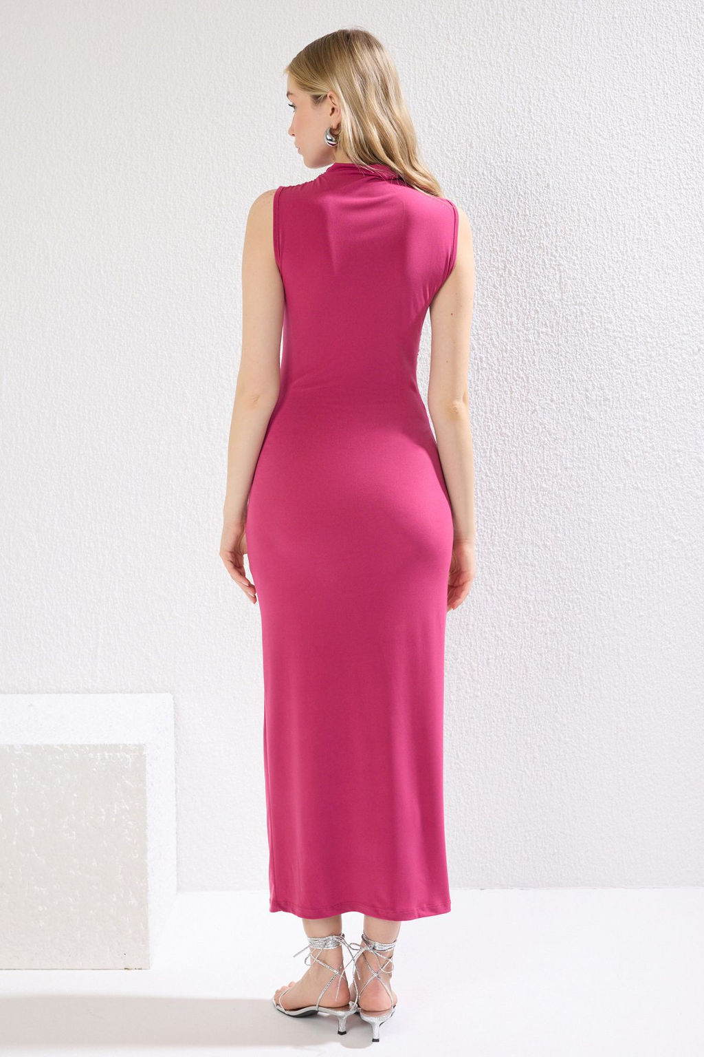 Fusya Duz Buzgulu Maxi S?f?r Kol Drapeli Bodycone/Vucuda Oturan Esnek Orme Elbise TWOSS24EL00101