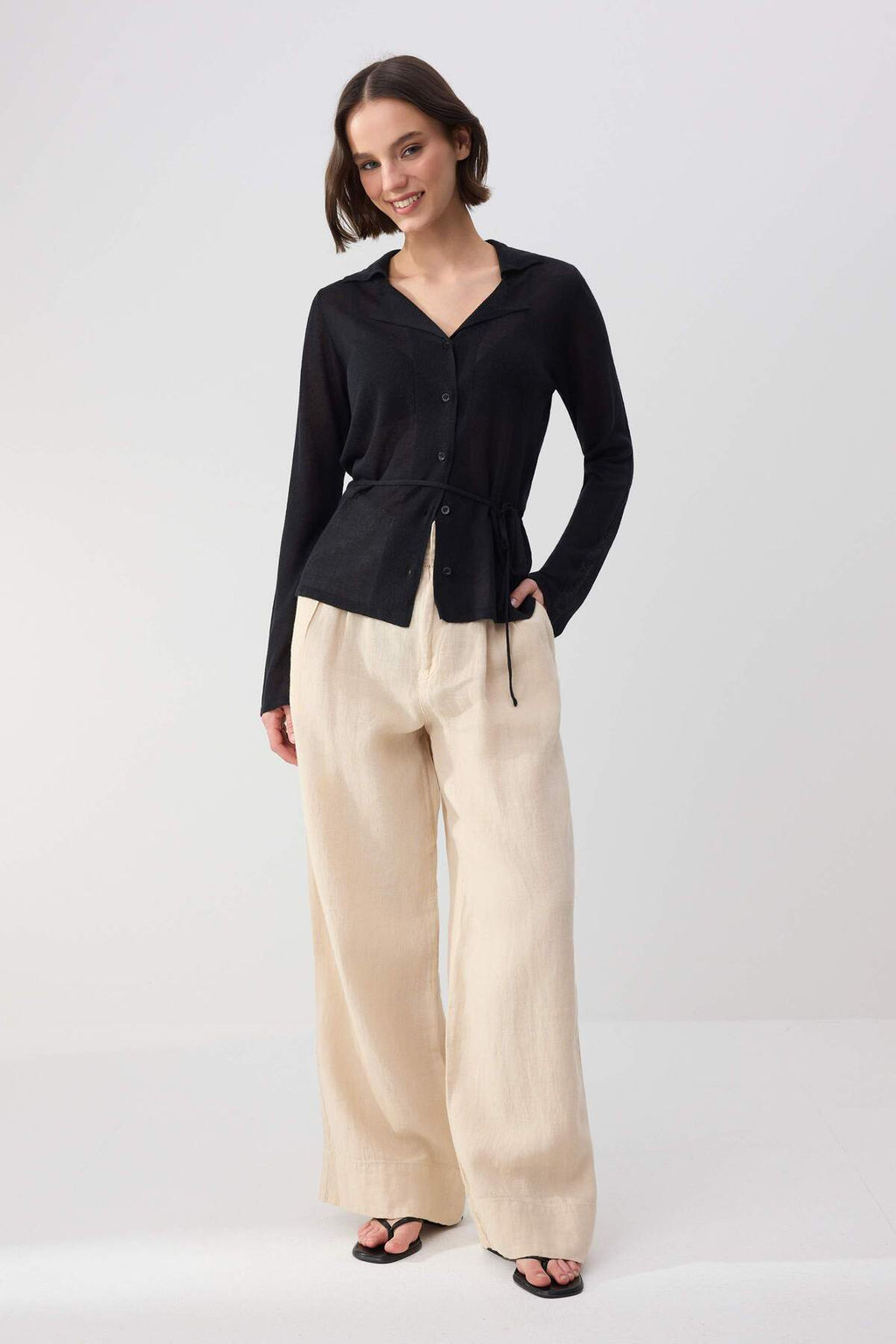 Wardrobe Essentials Siyah Kemer Detayl? Gomlek Yaka Ince Triko H?rka TWOSS26HI00004 - Trendyolmilla фото 2