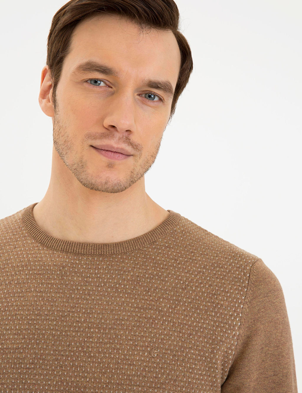 Верблюжий трикотаж приталенного кроя с круглым вырезом - Cacharel фото 8