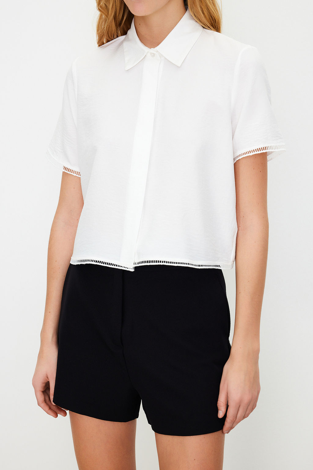 TRENDYOLMILLA Ekru K?sa Kollu Crop Dantelli Cupra Kumas Dokuma Gomlek TWOSS24GO00031 фото 5