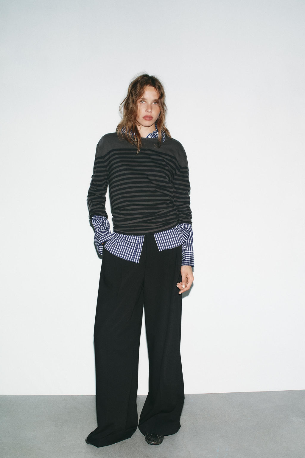 DARTED TROUSERS WITH FLAPS