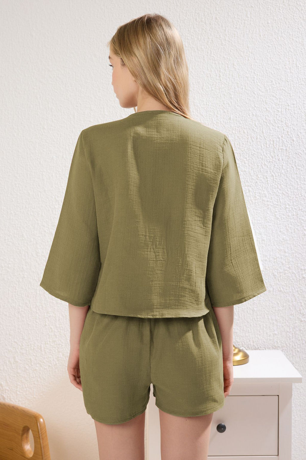 Haki %100 Pamuklu Baglama/Kurdele/Fiyonk Detayl? Muslin Sortlu Dokuma Pijama Tak?m? THMSS24PT00077